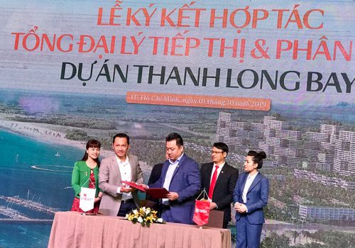 Lễ ký kết hợp tác tiếp thị và phân phối Thanh Long Bay giữa Nam Group và DKRA