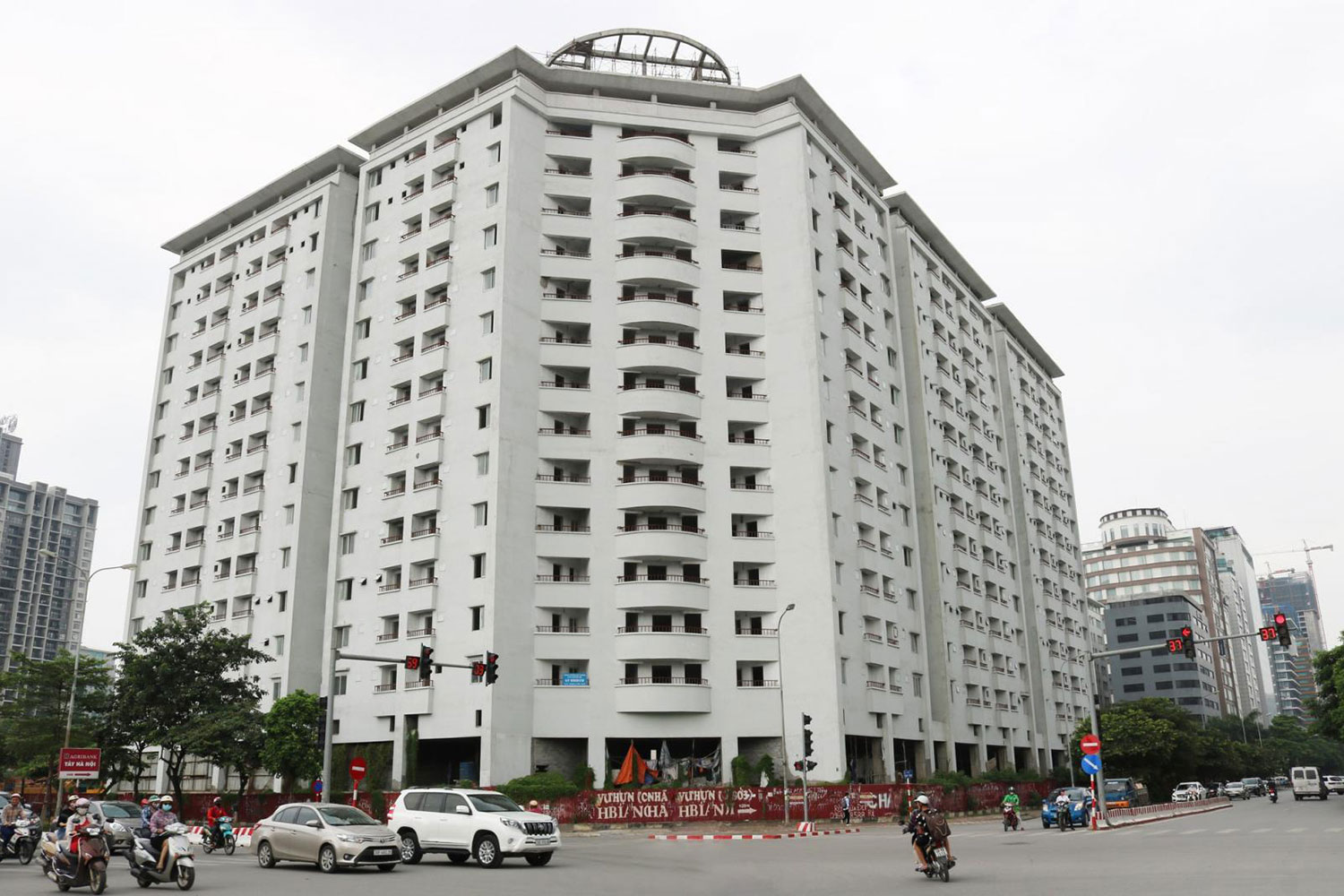 Hà Nội vừa có công văn yêu cầu cấm sử dụng tầng 1 nhà tái định cư để kinh doanh. Ảnh minh họa Hà Nội vừa có công văn yêu cầu cấm sử dụng tầng 1 nhà tái định cư để kinh doanh. Ảnh minh họa