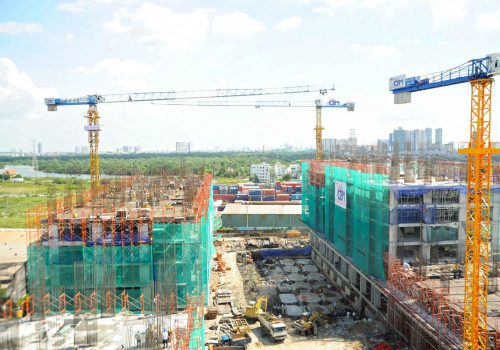 Nhiều dự án đã bắt đầu tái khởi động sau thời gian dài đình trệ vì giãn cách xã hội. Ảnh minh họa: Phương Uyên