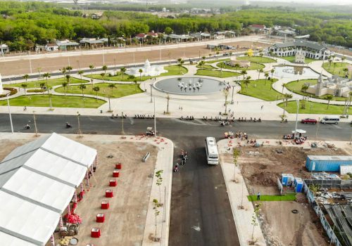 Các tỉnh thành vệ tinh giáp ranh TP.HCM ngày càng xuất hiện nhiều dự án đô thị quy vô về cả lượng và chất. Ảnh Phương Uyên