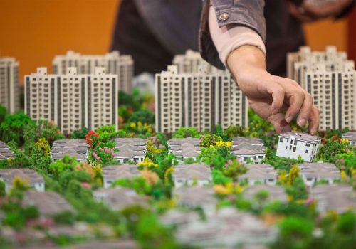 Nhiều chuyên gia lạc quan vào thị trường bđs. Ảnh minh họa