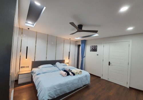 Lát sàn gỗ phòng ngủ thì chi phí cũng sẽ cao hơn lát gạch.