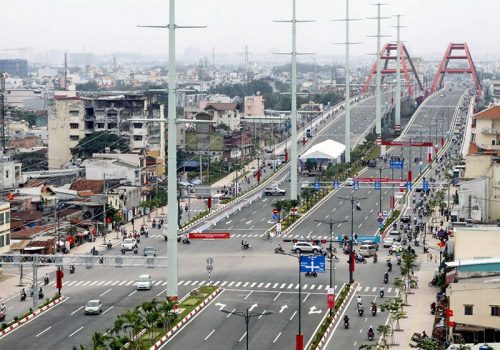 Đại lộ Phạm Văn Đồng có đầy đủ tiện ích, giúp khu Đông kết nối nhanh chóng với sân bay Tân Sơn Nhất và trung tâm TPHCM.