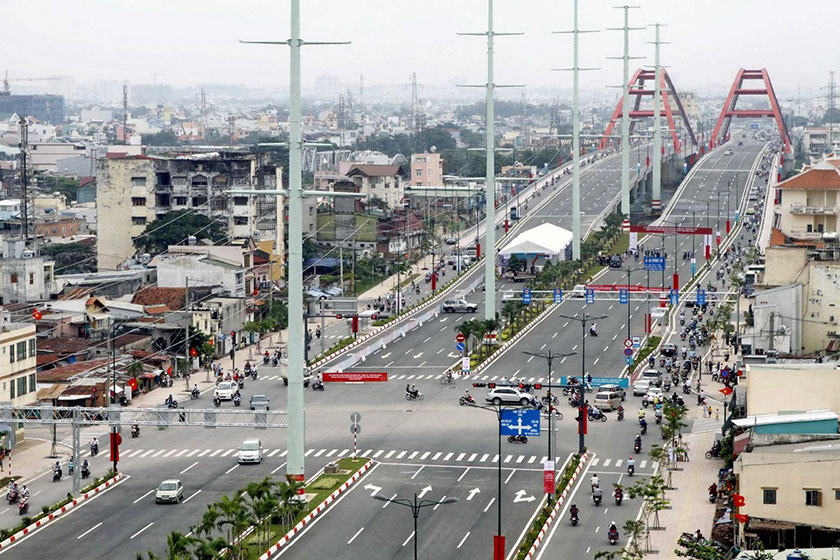Đại lộ Phạm Văn Đồng có đầy đủ tiện ích, giúp khu Đông kết nối nhanh chóng với sân bay Tân Sơn Nhất và trung tâm TPHCM.