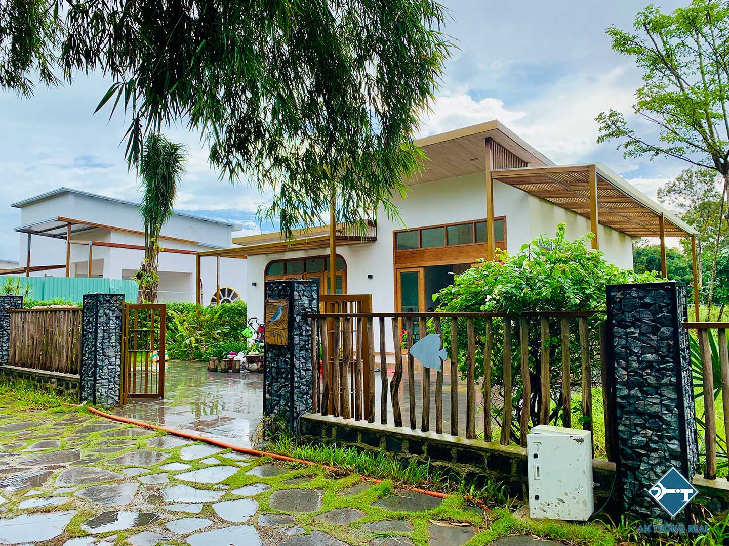 Nhà vườn Lộc An Sandy Homes tọa lạc tại Bà Rịa thiết kế phong cách biển xanh mát