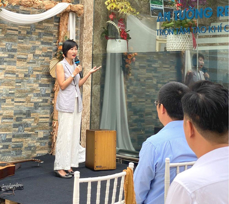 Chị Nguyễn Thị Phương Thủy - Phó Giám đốc điều hành An Tường Real phát biểu tại buổi lễ.