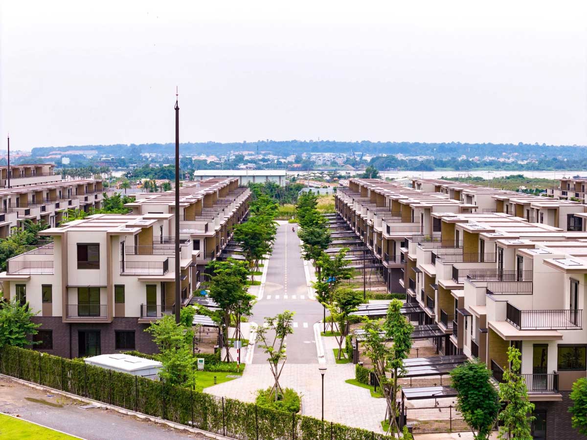 Giá cao, nguồn cung ít ỏi khiến phân khúc nhà phố - biệt thự tại Tp.HCM vấp phải sự cạnh tranh sức cầu với các dự án khu đô thị liền kề . Ảnh minh họa