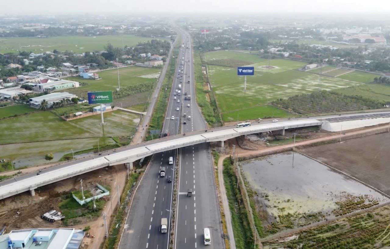 Hạ tầng liên tục được đầu tư là bệ đỡ cho thị trường bất động sản Long An.